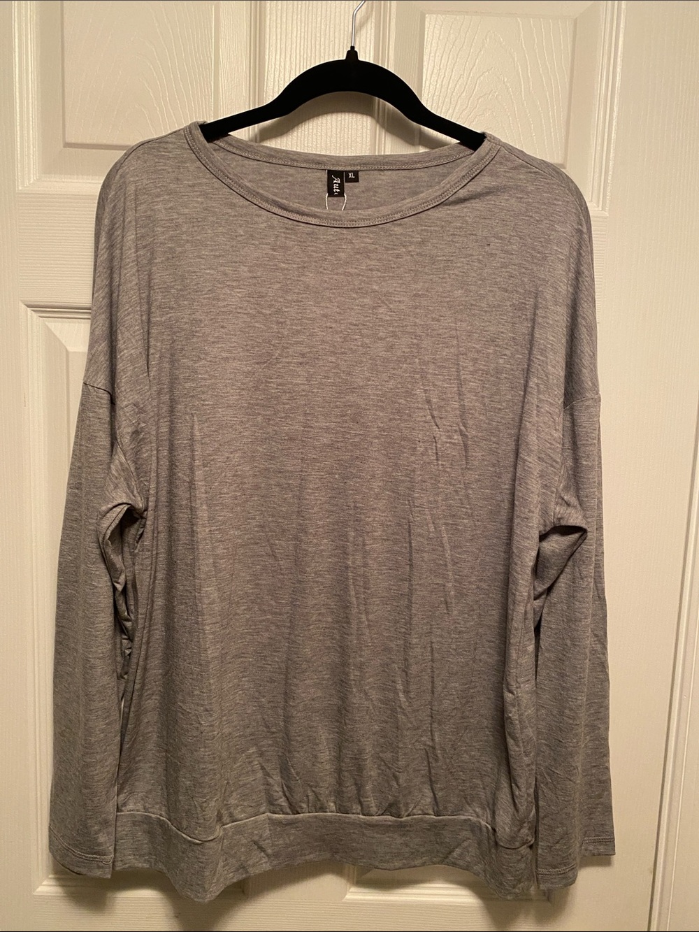 Automet Women’s Gray Long Sleeve Top…size XL